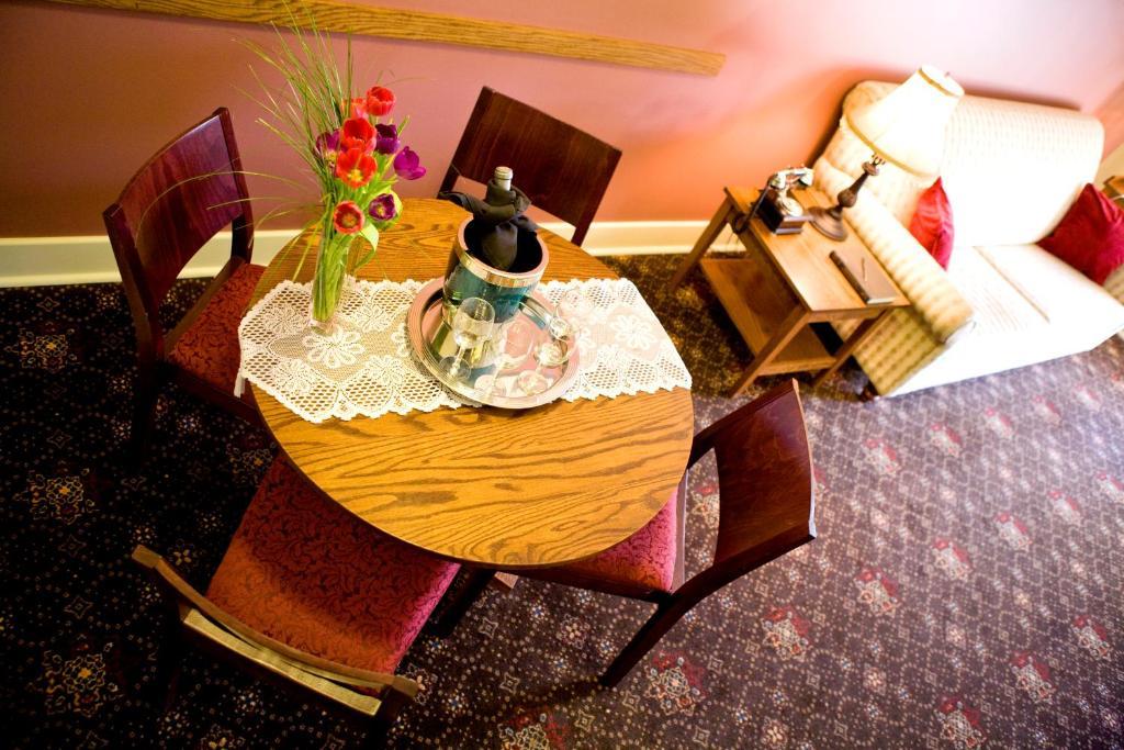 Selkirk Hotel Edmonton Habitación foto
